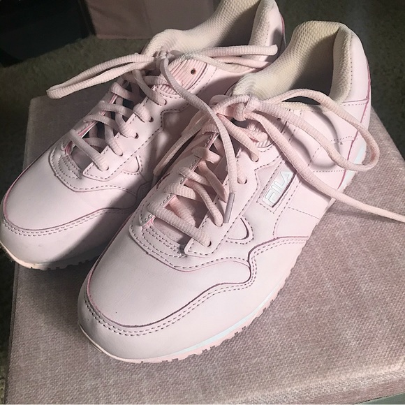 Fila Sneaker Light Pink Sz 8.5 - Picture 1 of 3